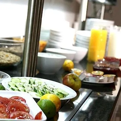 Metropolitan מלון 3*