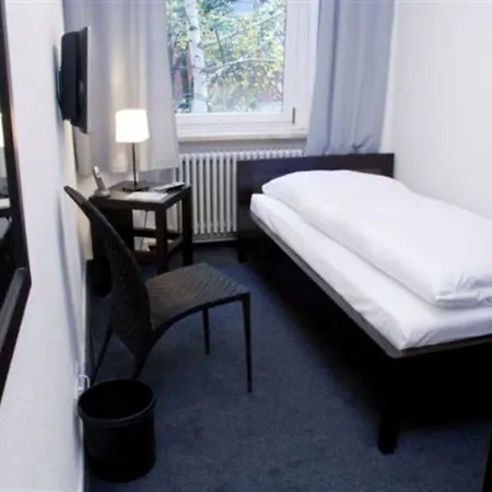 Metropolitan Hotel 3*
