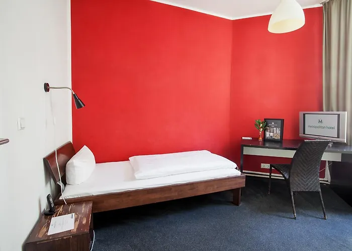 Metropolitan Hotel 3*