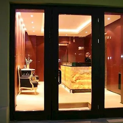 Metropolitan Hotel 3*