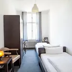 Metropolitan Hotel 3*