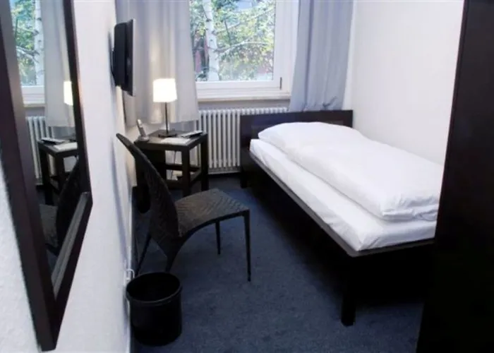 Metropolitan Hotel 3*